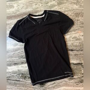 Buckle Short Sleeve VNeck TShirt Men’s XS